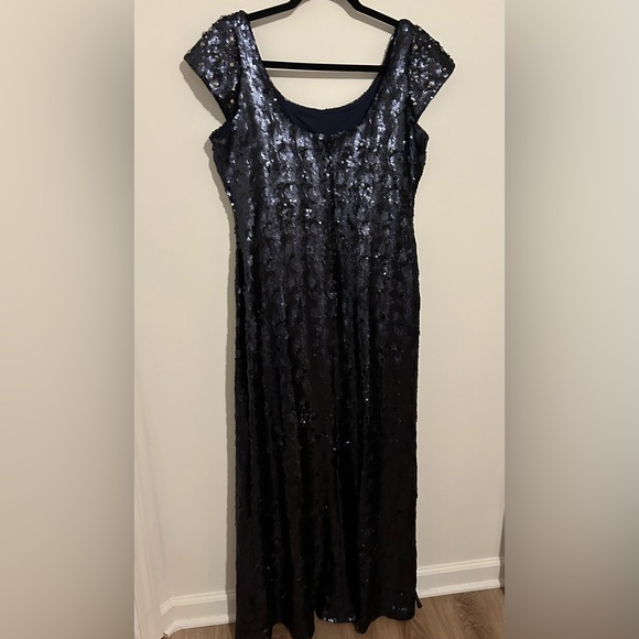 Kay Unger Navy Blue Sequin Formal Gown | Cap Sleeve | Scoop Neck | Sz 16 | A06 - Picture 6 of 12